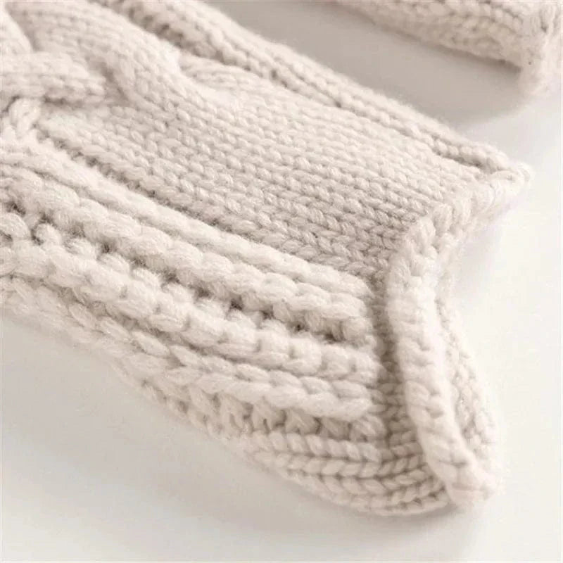 Jennan | Cozy Roll Neck Sweater