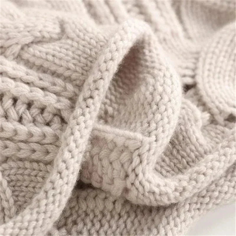 Jennan | Cozy Roll Neck Sweater